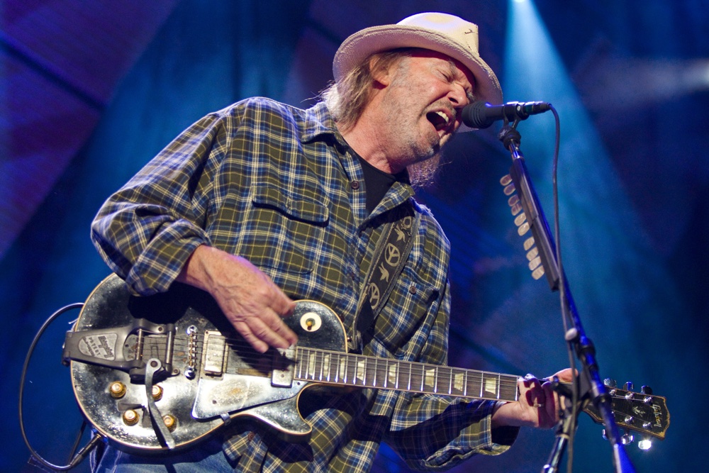 Neil Young – Music Biography - Guitar Noise